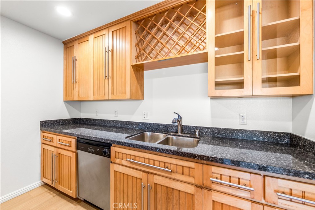 6600 Warner #94, photo 5