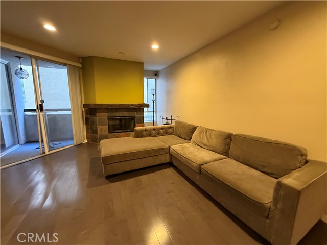 1240 S Corning, Los Angeles CA: https://media.crmls.org/medias/40aae470-90f5-45fb-85bc-9ff90afccbf5.jpg