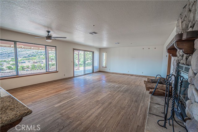 5329 Hubbard Road, Acton CA: https://media.crmls.org/medias/40ab3e17-de0c-4a59-a50b-d73c80d90b3a.jpg