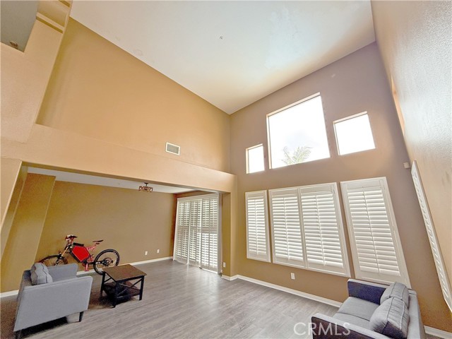 Detail Gallery Image 4 of 13 For 27185 Ocean Dunes St, Moreno Valley,  CA 92555 - 4 Beds | 3 Baths