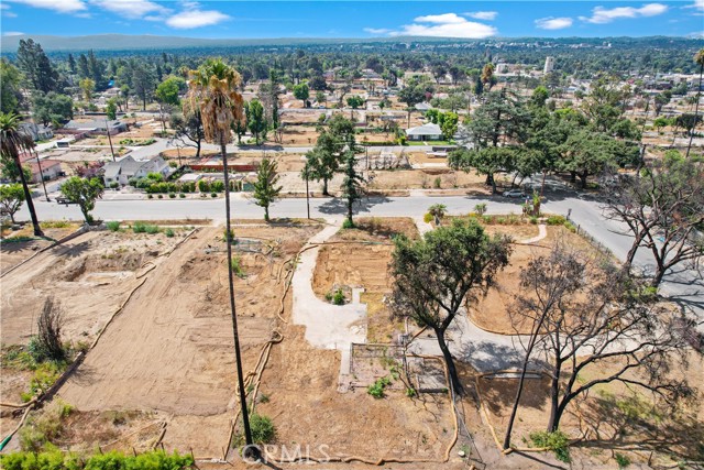 1091 E Mariposa Street, Altadena CA: https://media.crmls.org/medias/40ac80c0-c06e-4393-80ab-8b28b131f3c9.jpg
