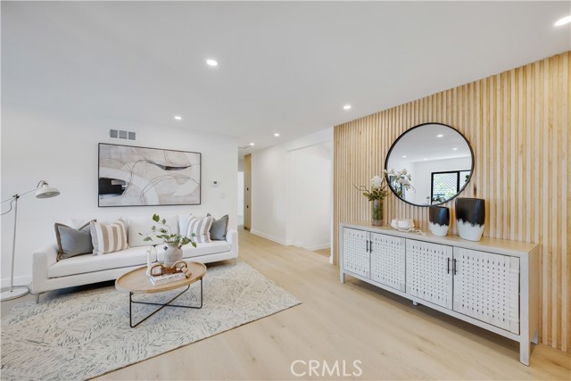 4618 Sharynne Lane, Torrance CA: https://media.crmls.org/medias/40accf7d-98d9-4a9f-9b5e-d0b540645241.jpg