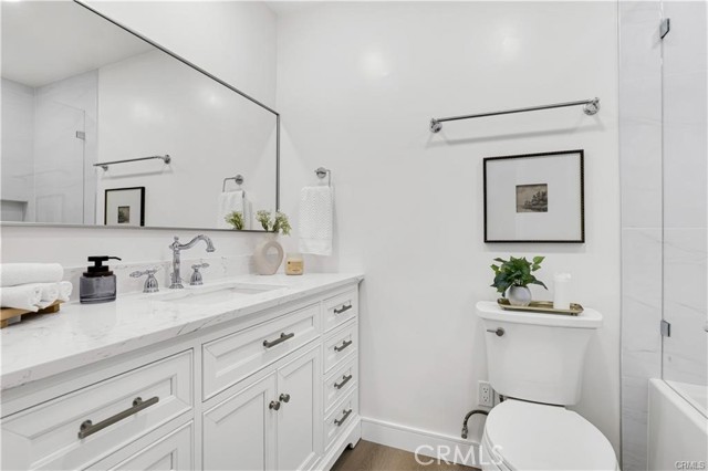 970 Palm, 200 photo 25