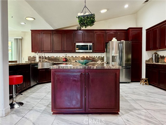 Detail Gallery Image 22 of 46 For 3585 Ambrose, Corona,  CA 92882 - 5 Beds | 3/1 Baths