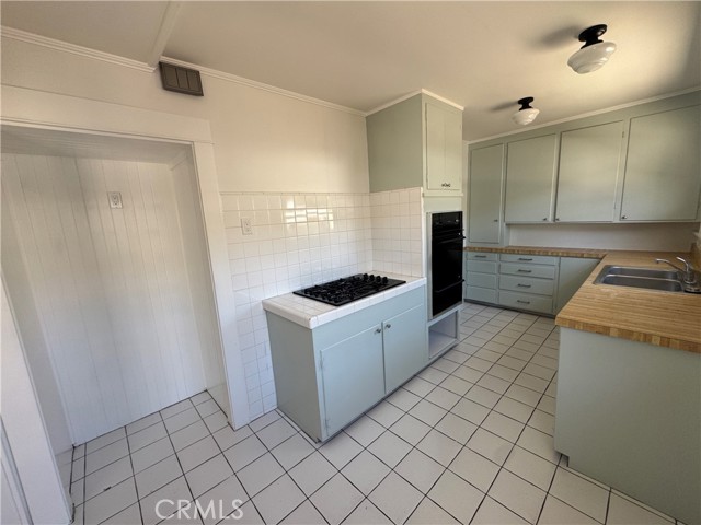 Detail Gallery Image 11 of 15 For 815 South Juanita, Redondo Beach,  CA 90277 - 4 Beds | 2 Baths