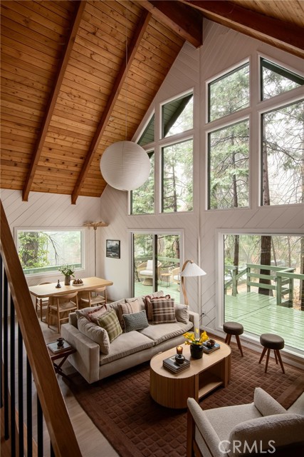 Detail Gallery Image 5 of 31 For 28443 Altamont Ct, Lake Arrowhead,  CA 92352 - 3 Beds | 2/1 Baths