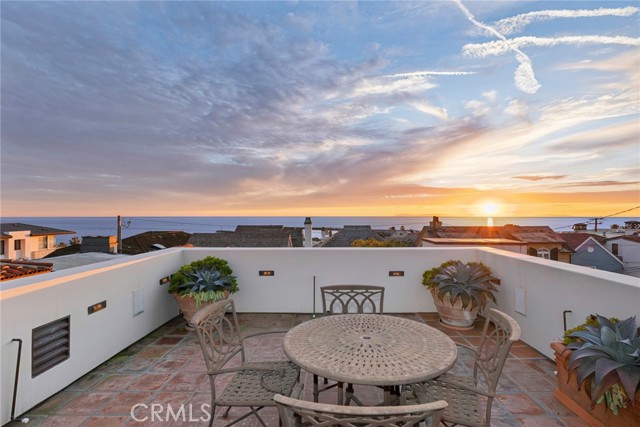 Detail Gallery Image 5 of 53 For 213 Jasmine, Corona Del Mar,  CA 92625 - 4 Beds | 4/1 Baths