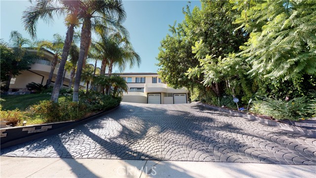22500 N Summit Ridge Circle, Chatsworth CA: https://media.crmls.org/medias/40afcc4c-aa38-4e60-aca9-607a1f4e98c9.jpg