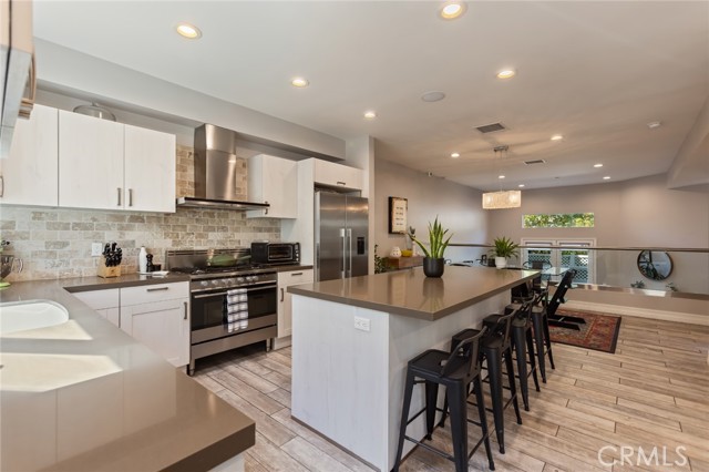 4812 Ben Ave, Valley Village CA: https://media.crmls.org/medias/40afe7af-f1e8-4622-affa-181de5fef617.jpg