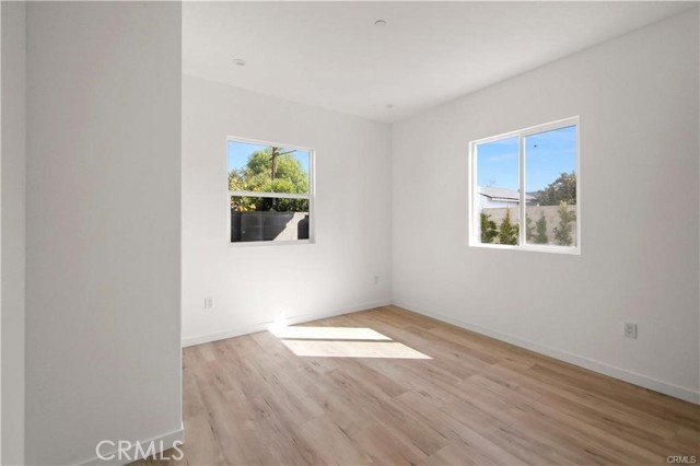 Detail Gallery Image 28 of 36 For 7842 Lasaine Ave, Northridge,  CA 91325 - 7 Beds | 5/1 Baths