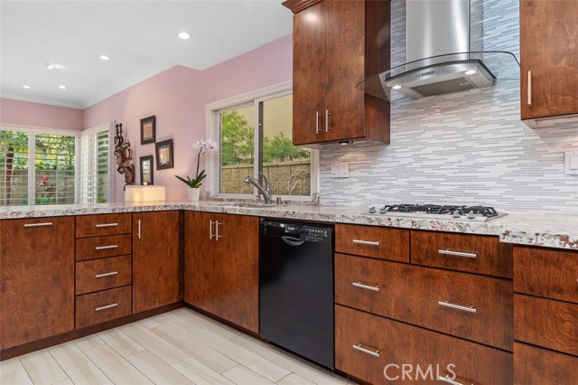 6260 Napoli Court, Long Beach CA: https://media.crmls.org/medias/40b0f8a4-39da-49de-ae07-56d592091c97.jpg
