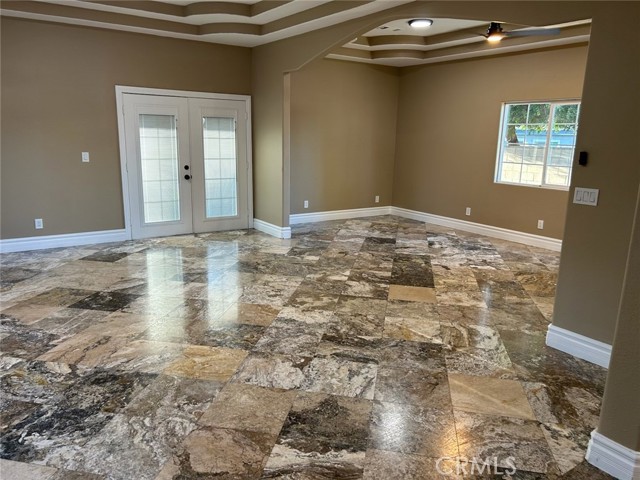8138 Camelot Road, Riverside CA: https://media.crmls.org/medias/40b10428-0b5f-4b6a-9b18-072d888eba0c.jpg