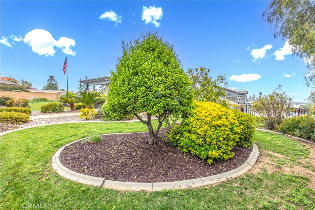 https://media.crmls.org/medias/40b10d5e-dc24-4587-93df-8c130377e5b3.jpg?preset=X-Large