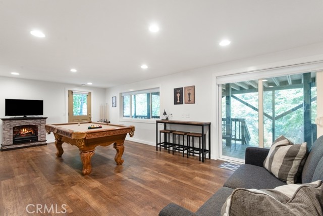 717 Crest Estates Drive, Lake Arrowhead CA: https://media.crmls.org/medias/40b27e49-bc84-4a75-96e5-482ad669c38c.jpg