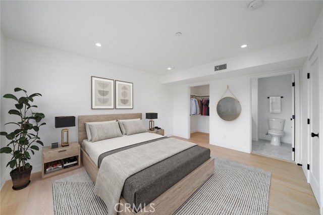 Detail Gallery Image 11 of 14 For 1334 9th St #2,  Santa Monica,  CA 90401 - 2 Beds | 2 Baths