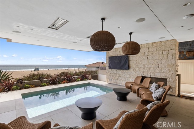 716 The Strand, Manhattan Beach CA: https://media.crmls.org/medias/40b3d7e6-91fb-42b5-a29e-cd6f446e7ba3.jpg