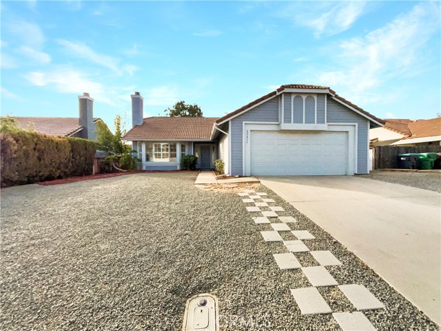 Detail Gallery Image 1 of 18 For 22455 Kinross Ln, Moreno Valley,  CA 92557 - 3 Beds | 2 Baths