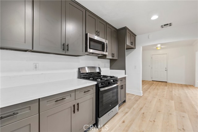 Detail Gallery Image 25 of 50 For 18264 Pine, Fontana,  CA 92335 - 3 Beds | 2 Baths