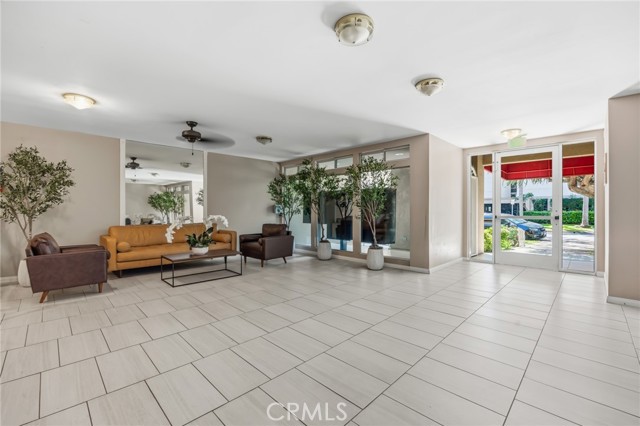 Detail Gallery Image 19 of 21 For 14141 Dickens #312,  Sherman Oaks,  CA 91423 - 2 Beds | 2 Baths