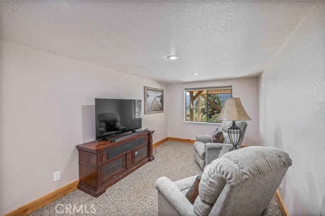 Detail Gallery Image 45 of 69 For 38800 Fawn Point Ln, Bass Lake,  CA 93604 - 5 Beds | 3/1 Baths