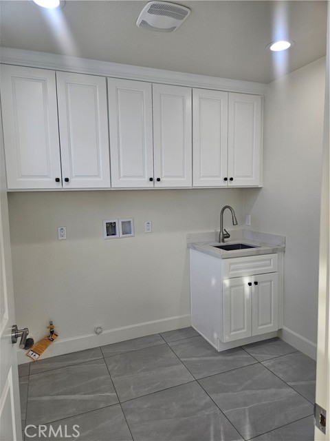 Detail Gallery Image 7 of 13 For 5151 Peony Ct, Riverside,  CA 92556 - 4 Beds | 2/1 Baths