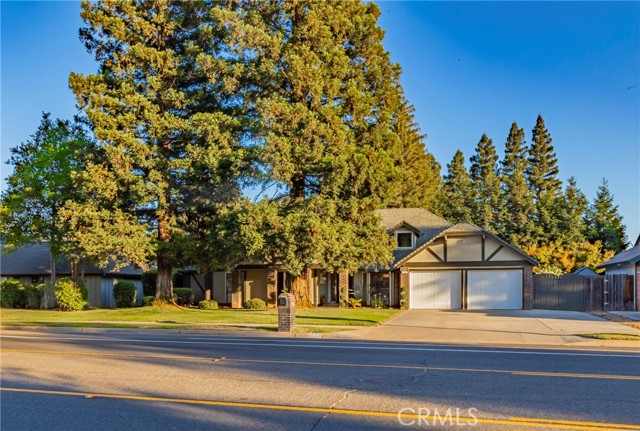 Detail Gallery Image 3 of 75 For 779 E Cole Ave, Fresno,  CA 93720 - 4 Beds | 2/1 Baths