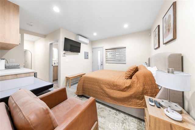 Detail Gallery Image 38 of 50 For 18748 Collins St, Tarzana,  CA 91356 - 4 Beds | 3 Baths