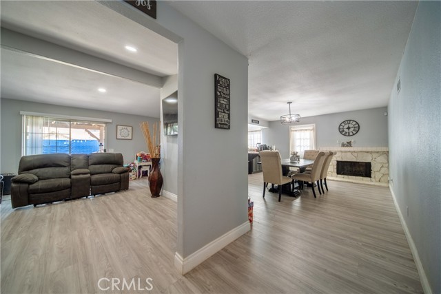 Detail Gallery Image 6 of 15 For 25035 Brodiaea Ave, Moreno Valley,  CA 92553 - 3 Beds | 2 Baths