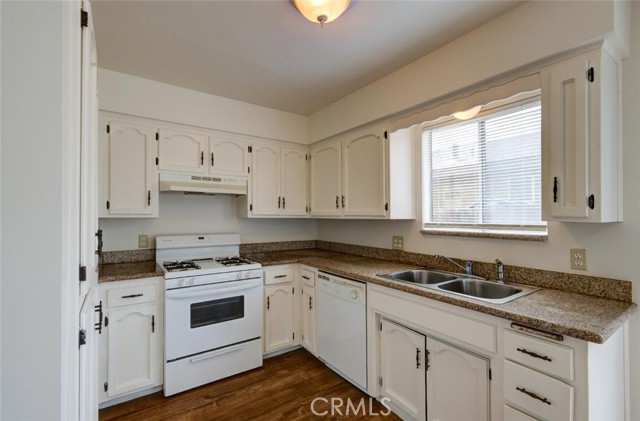 Detail Gallery Image 26 of 34 For 2432 S Sallee Ct, Visalia,  CA 93277 - – Beds | – Baths