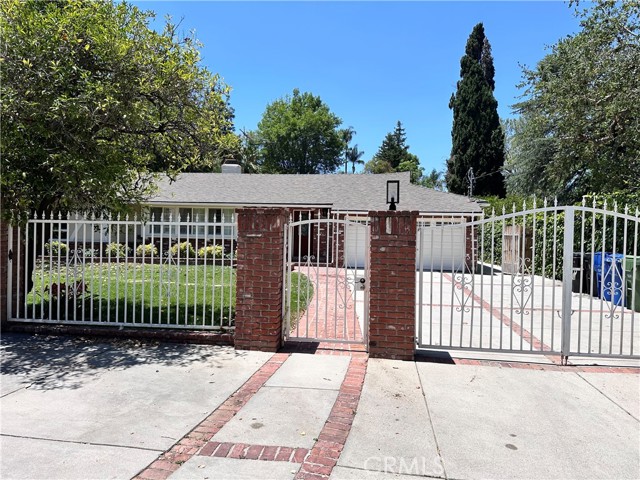 Detail Gallery Image 3 of 47 For 5369 Topeka Dr, Tarzana,  CA 91356 - 3 Beds | 2/1 Baths