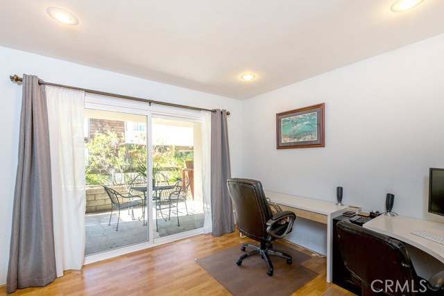 w/ Serene view and recessed lighting