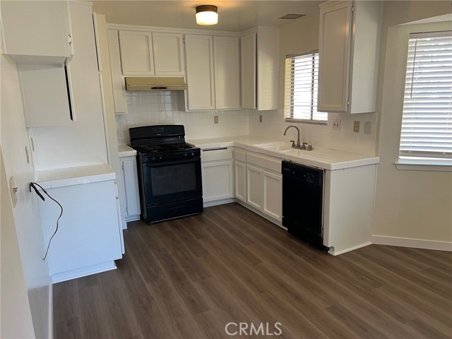 Detail Gallery Image 8 of 63 For 10643 Redwood, Hesperia,  CA 92345 - 3 Beds | 1 Baths