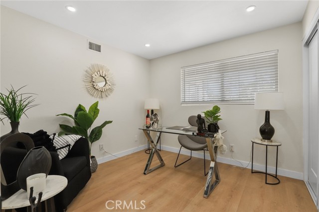 Detail Gallery Image 15 of 34 For 12635 Dorina Pl, Granada Hills,  CA 91344 - 5 Beds | 3/1 Baths