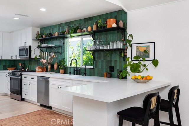 1215 N Avenue 56, Los Angeles CA: https://media.crmls.org/medias/40b80500-d531-42a1-b468-2d66d44326b4.jpg