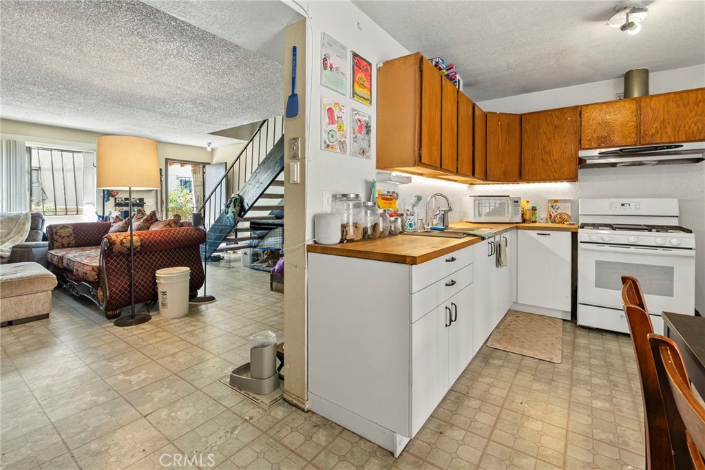 MLS #OC25222143 image #10