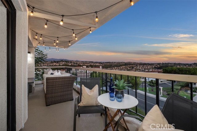 Detail Gallery Image 5 of 60 For 22384 Manacor #4,  Mission Viejo,  CA 92692 - 2 Beds | 2 Baths