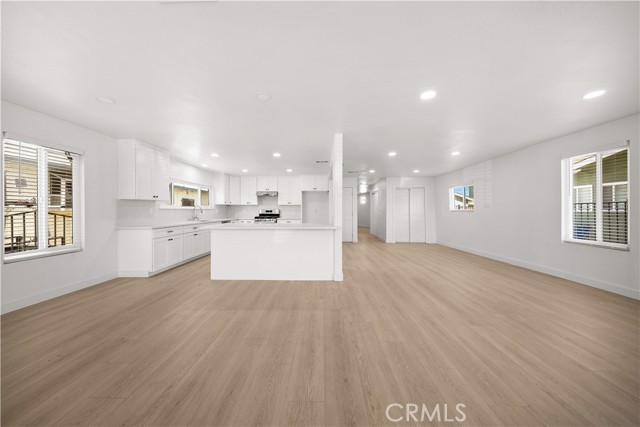 Detail Gallery Image 4 of 33 For 5832 6th Ave, Los Angeles,  CA 90043 - 5 Beds | 4/1 Baths