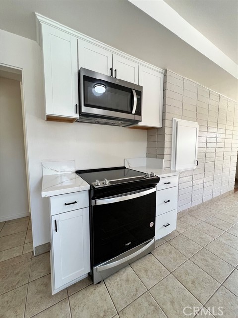 Detail Gallery Image 13 of 45 For 38710 Yucca Tree St, Palmdale,  CA 93551 - 4 Beds | 2 Baths