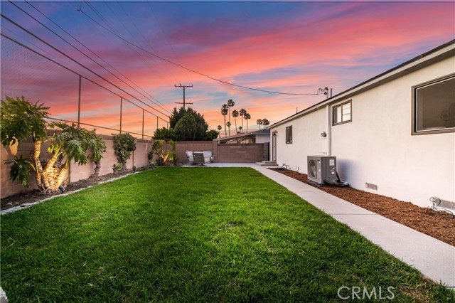 Detail Gallery Image 18 of 18 For 15801 Carrie Ln, Huntington Beach,  CA 92647 - 3 Beds | 2 Baths