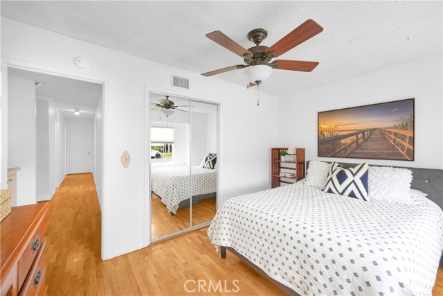 8381 E Hendrie Street, Long Beach CA: https://media.crmls.org/medias/40ba1bb2-d1e4-4b31-8570-396e259de7c3.jpg