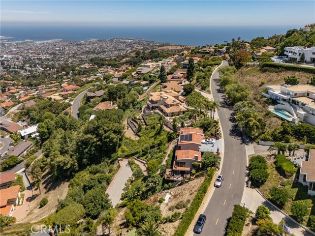 3300 Crownview Drive, Rancho Palos Verdes CA: https://media.crmls.org/medias/40ba5ca5-b2ed-446f-903e-1558e0b5042f.jpg