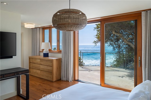 1901 Ocean Way, Laguna Beach CA: https://media.crmls.org/medias/40ba6414-41af-4fa7-9e6d-9c16188e7784.jpg