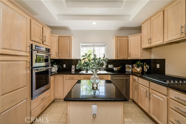 Detail Gallery Image 12 of 35 For 15229 Camarillo St, Sherman Oaks,  CA 91403 - 3 Beds | 2 Baths