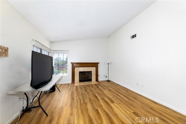 Detail Gallery Image 4 of 29 For 16880 Glennaire Ave, Victorville,  CA 92395 - 3 Beds | 2 Baths