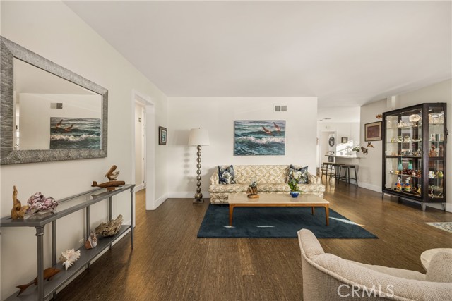 Detail Gallery Image 6 of 53 For 943 E Everett Place, Orange,  CA 92867 - 2 Beds | 2 Baths