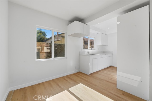 Detail Gallery Image 5 of 14 For 8659 Chestnut, South Gate,  CA 90280 - 2 Beds | 1 Baths