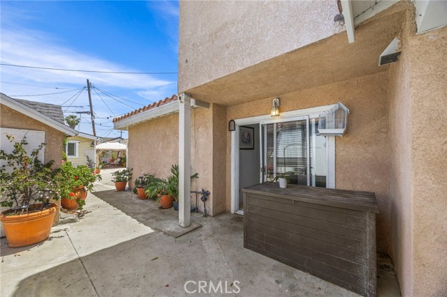 Detail Gallery Image 19 of 39 For 1709 S Townsend St, Santa Ana,  CA 92704 - 4 Beds | 2/1 Baths