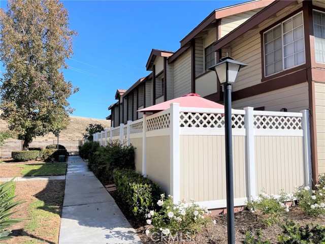 Detail Gallery Image 2 of 21 For 8939 Gallatin Rd #123,  Pico Rivera,  CA 90660 - 3 Beds | 2/1 Baths