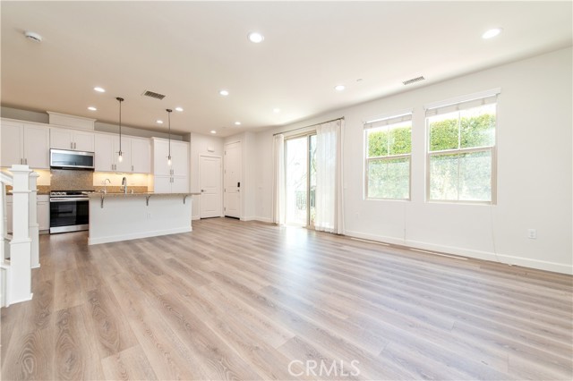 Detail Gallery Image 1 of 41 For 906 El Paseo, Lake Forest,  CA 92610 - 3 Beds | 2/1 Baths