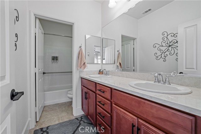 Detail Gallery Image 37 of 62 For 28658 Farrier Dr, Valencia,  CA 91354 - 3 Beds | 3/1 Baths